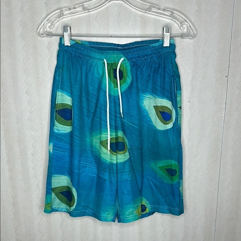 ❤️ 🆕 Peacock Patterned boys Shorts medium